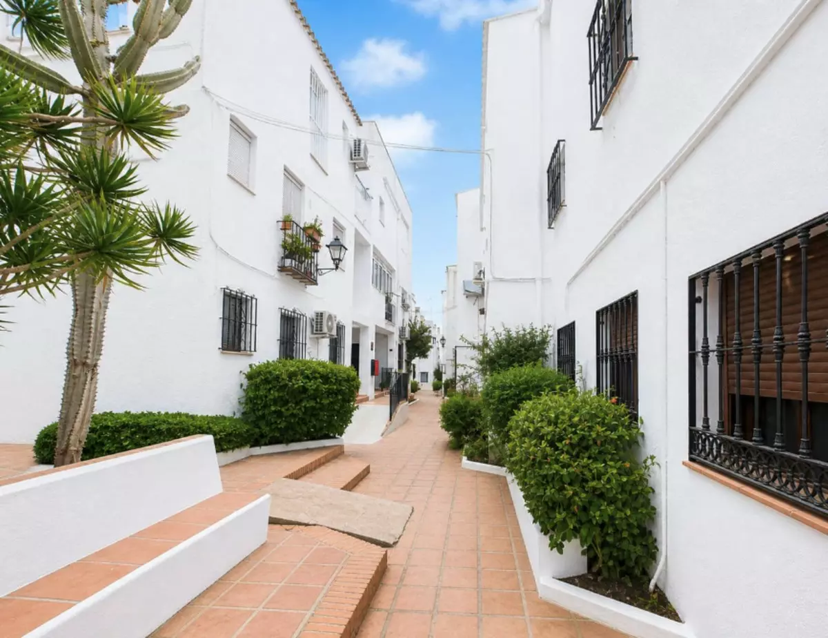 2-bedroom Apartment In Manilva, Spain (70 M²)