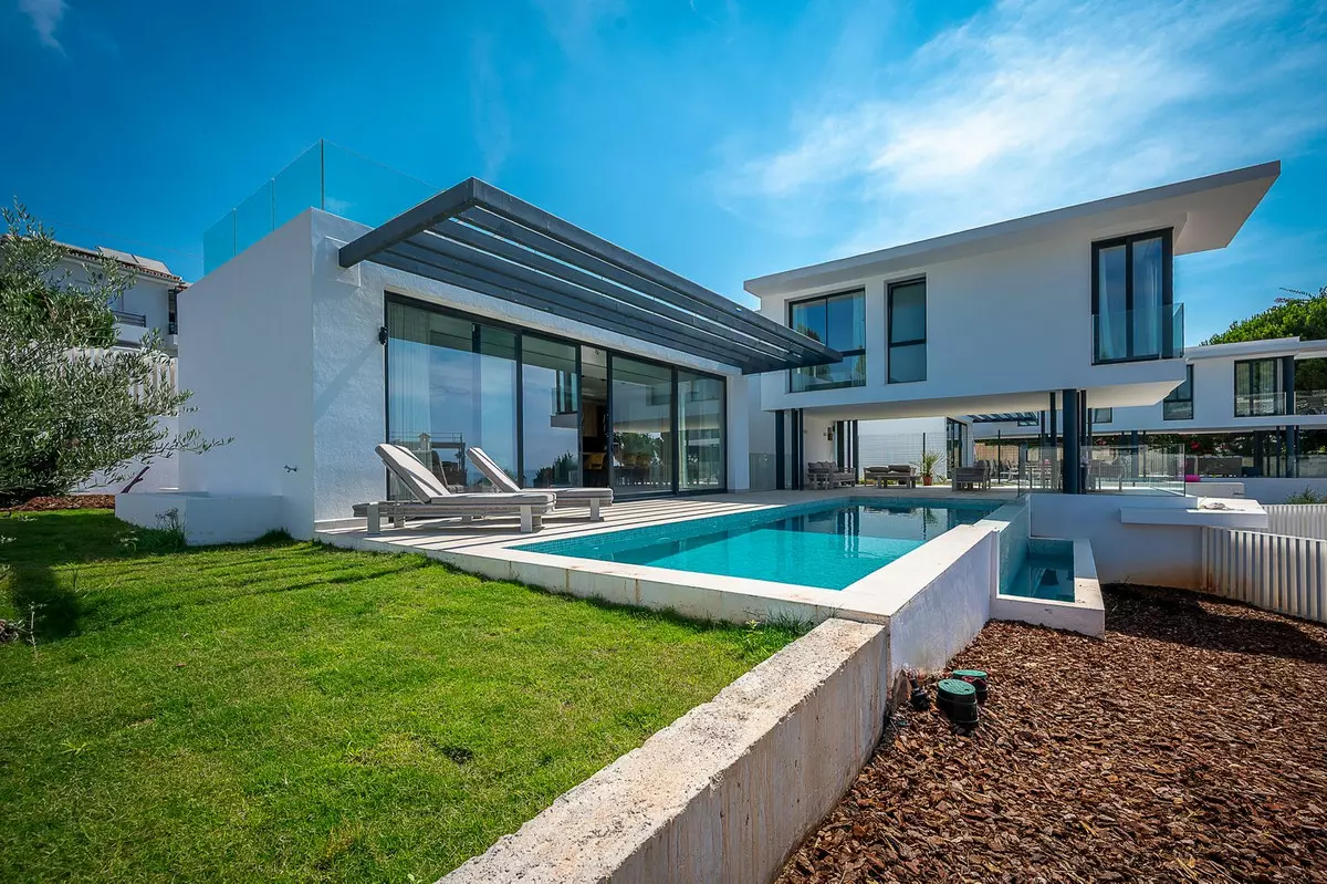 4-bedroom Villa In Mijas, Spain (337 M²)