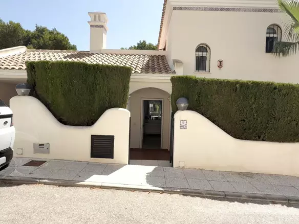 4-bedroom Villa In Orihuela, Spain (137 M²)