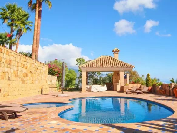 6-bedroom Villa In Marbella, Spain (477 M²)