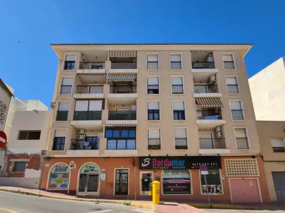 3-bedroom Apartment In Guardamar Del Segura, Spain (82 M²)