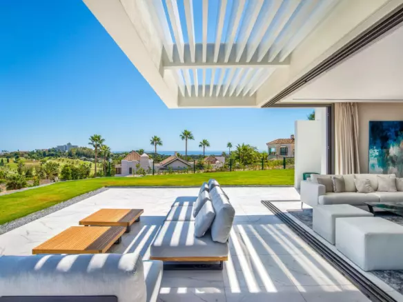 3-bedroom Apartment In Estepona, Spain (180 M²)