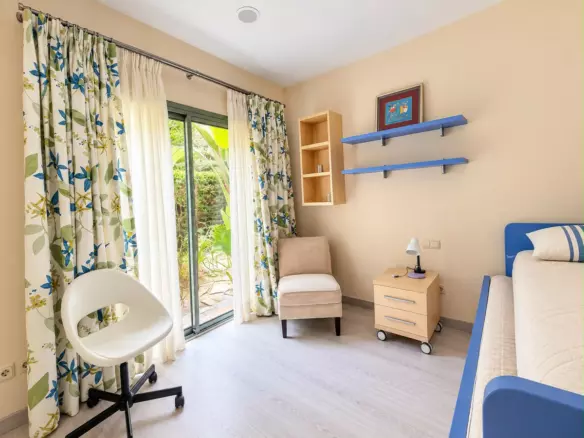 2-bedroom Apartment In Estepona, Spain (99 M²)