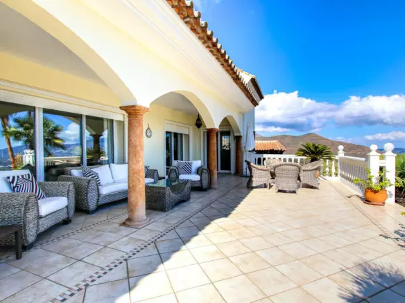 6-bedroom Villa In Marbella, Spain (477 M²)