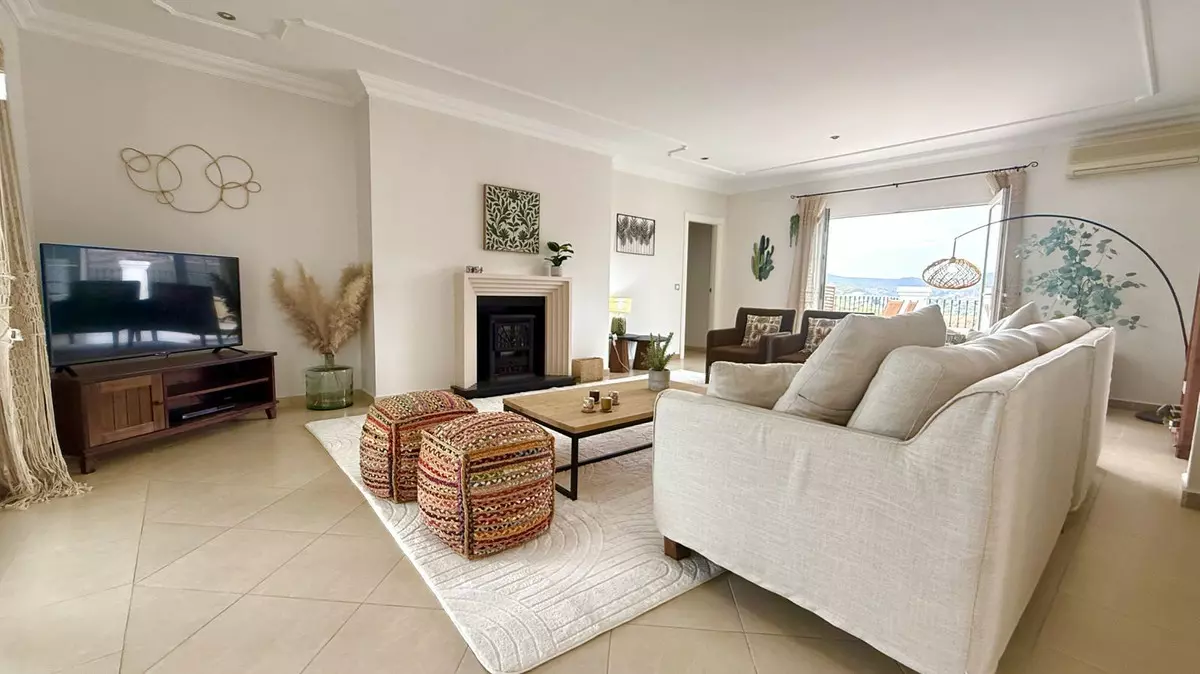 6-bedroom Villa In Mijas, Spain (425 M²)