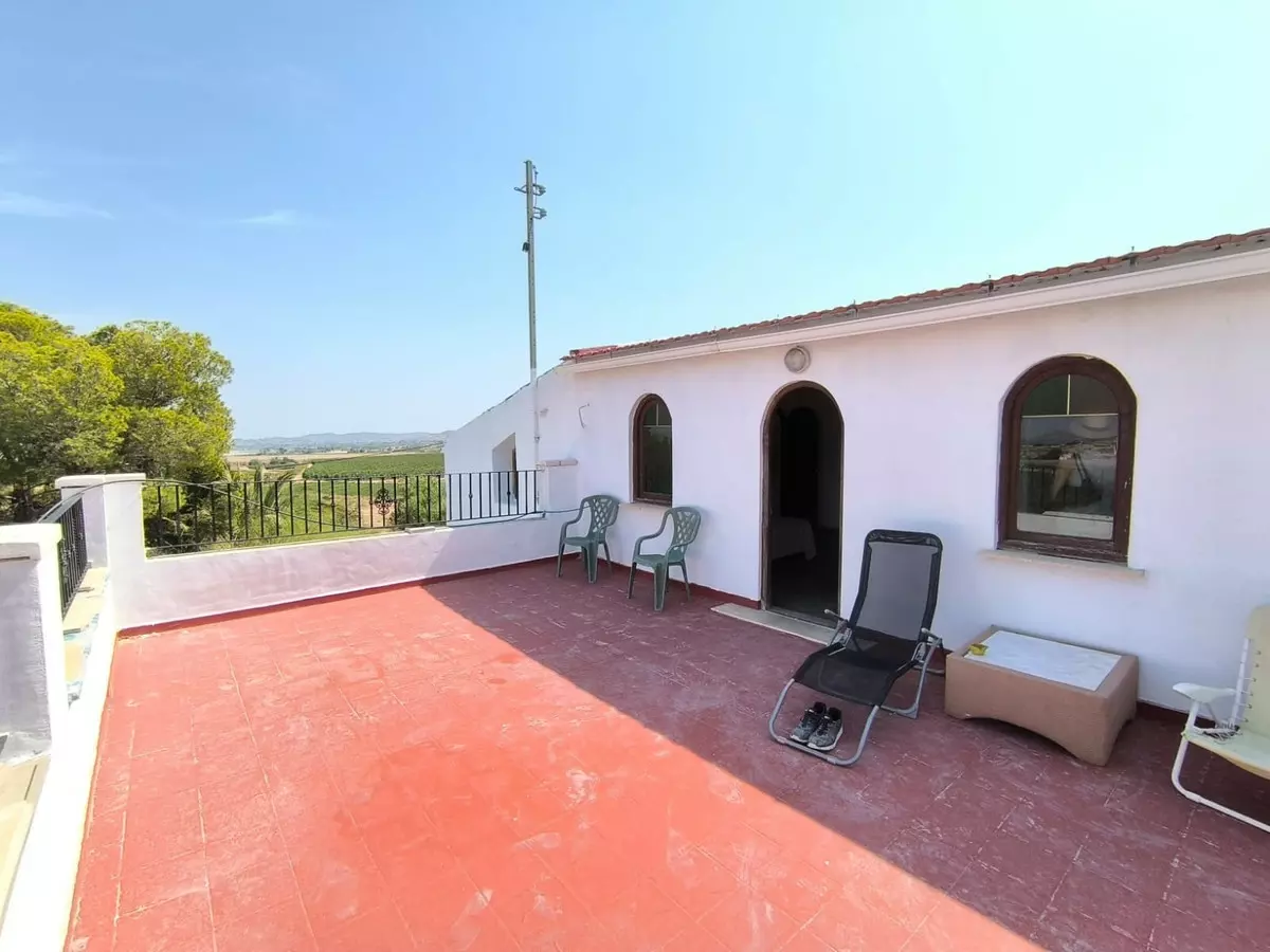 8-bedroom Villa In Novelda, Spain (414 M²)