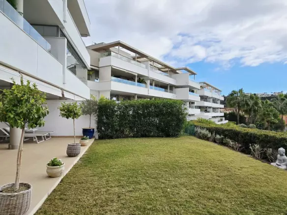 3-bedroom Apartment In Benahavis, Spain (120 M²)