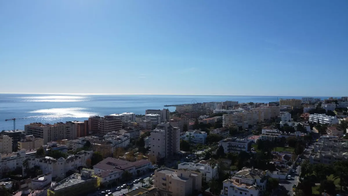 2-bedroom Apartment In Torremolinos, Spain (94 M²)