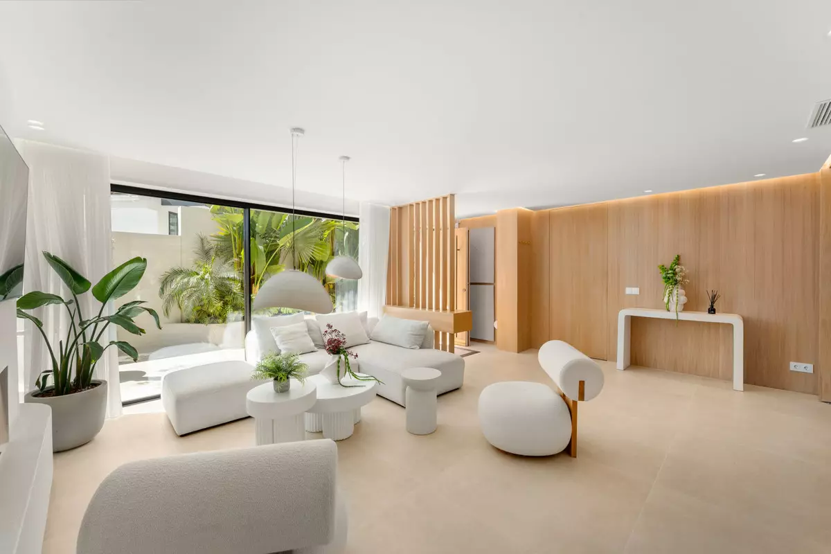 5-bedroom Villa In Marbella, Spain (245 M²)