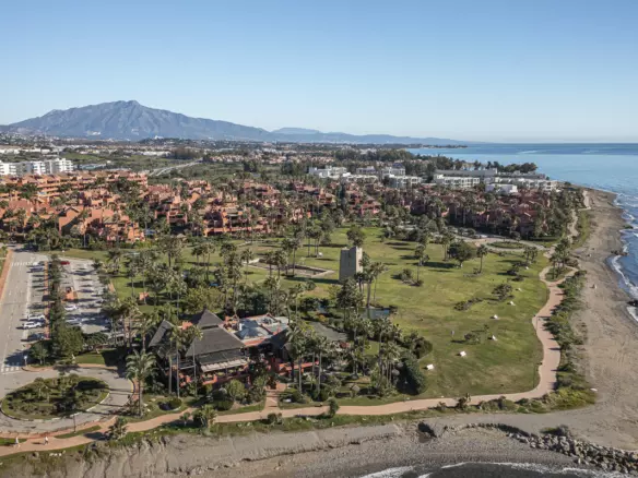 2-bedroom Apartment In Estepona, Spain (189 M²)