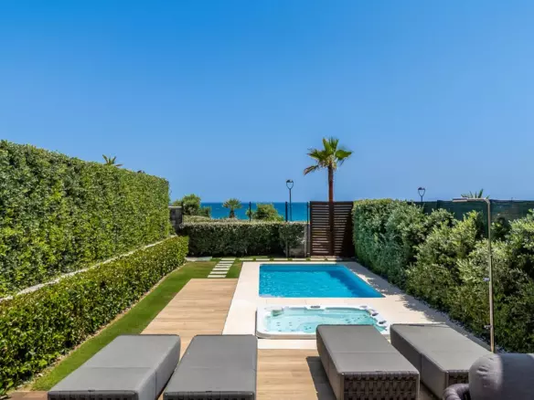 4-bedroom Town House In Estepona, Spain (398 M²)