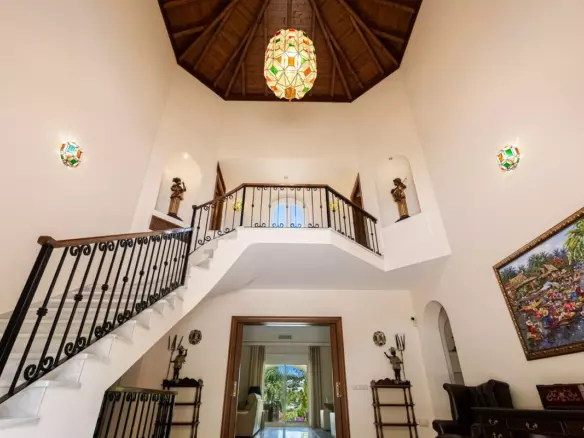 6-bedroom Villa In Estepona, Spain (967 M²)