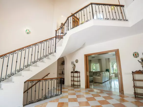 6-bedroom Villa In Estepona, Spain (967 M²)