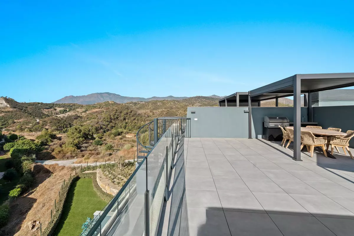 3-bedroom Apartment In Estepona, Spain (91 M²)