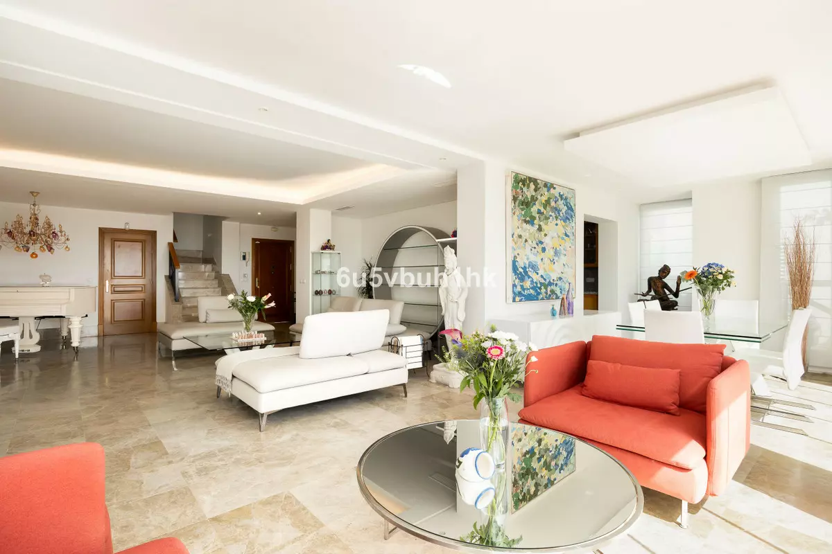 3-bedroom Villa In Marbella, Spain (291 M²)