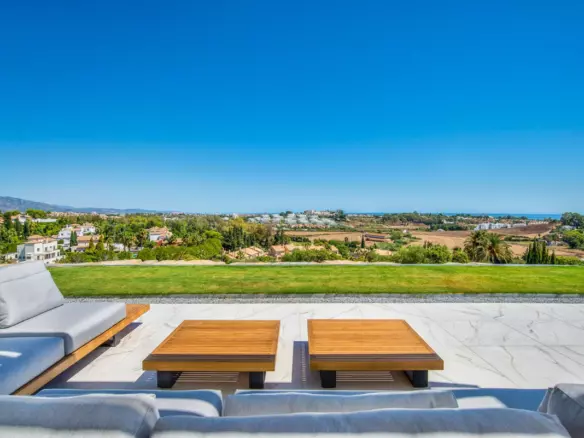 3-bedroom Apartment In Estepona, Spain (180 M²)