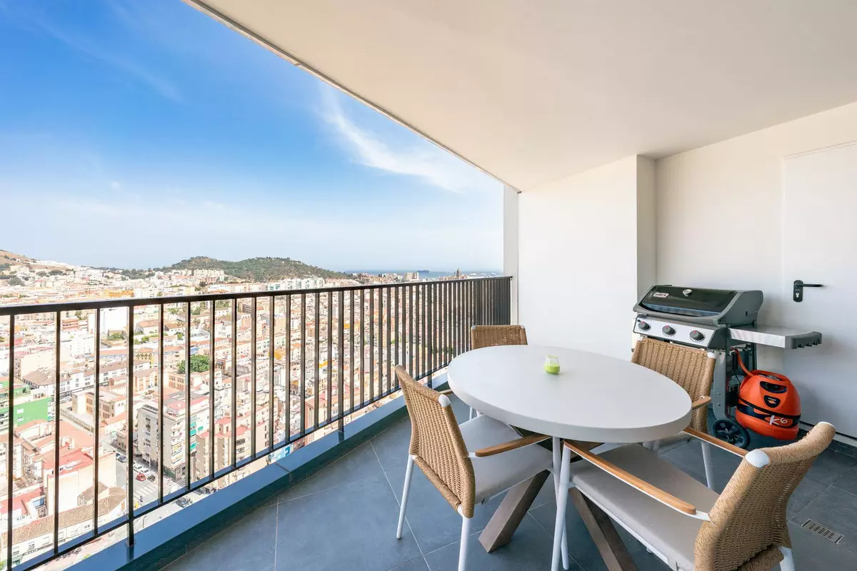 3-bedroom Apartment In Málaga, Spain (108 M²)