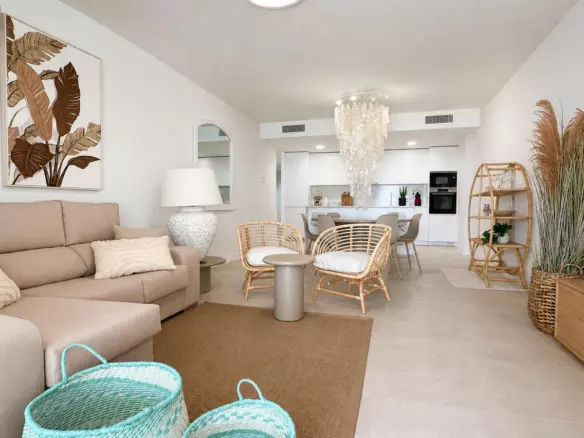 3-bedroom Apartment In Estepona, Spain (101 M²)
