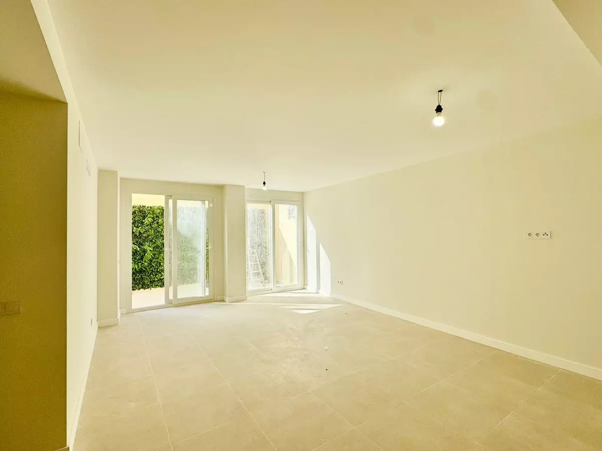 3-bedroom Apartment In Málaga, Spain (186 M²)
