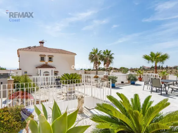 3-bedroom Villa In Vélez – Málaga, Spain (193 M²)