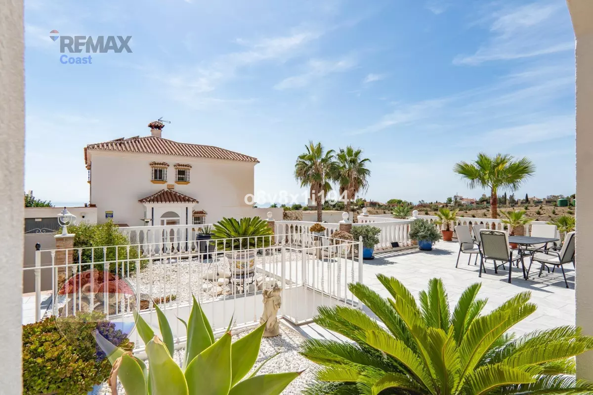 3-bedroom Villa In Vélez – Málaga, Spain (193 M²)