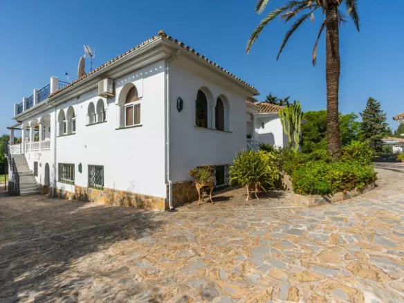 5-bedroom Villa In Mijas, Spain (627 M²)
