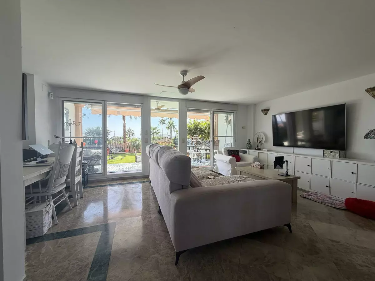 3-bedroom Town House In Estepona, Spain (225 M²)
