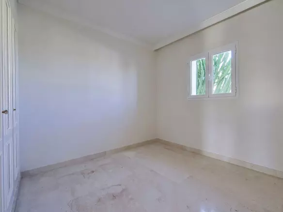 2-bedroom Apartment In Benahavis, Spain (104 M²)