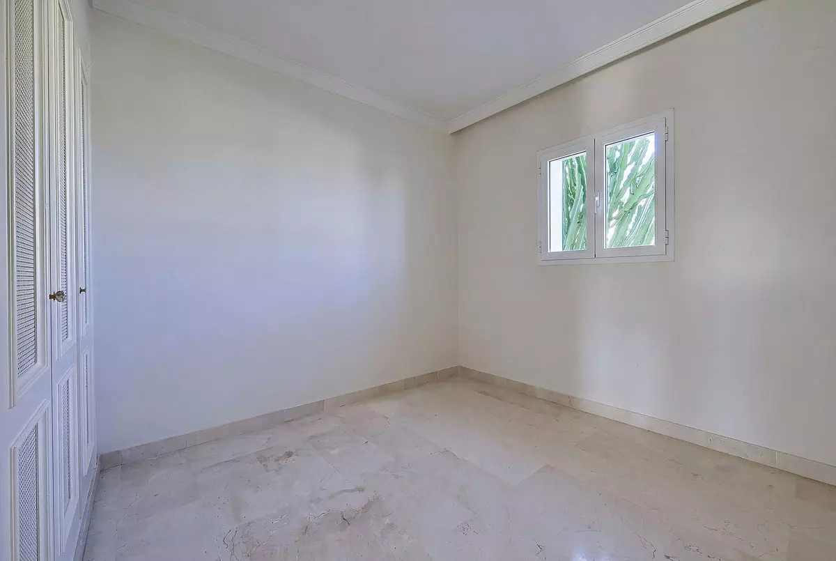 2-bedroom Apartment In Benahavis, Spain (104 M²)