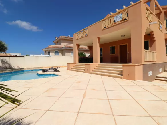4-bedroom Villa In Rojales, Spain (175 M²)