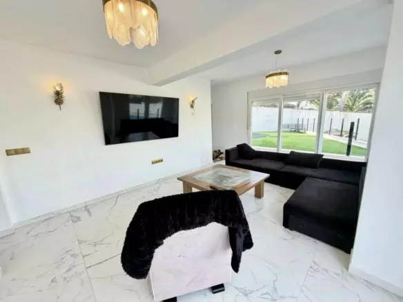 6-bedroom Villa In Orihuela, Spain (218 M²)