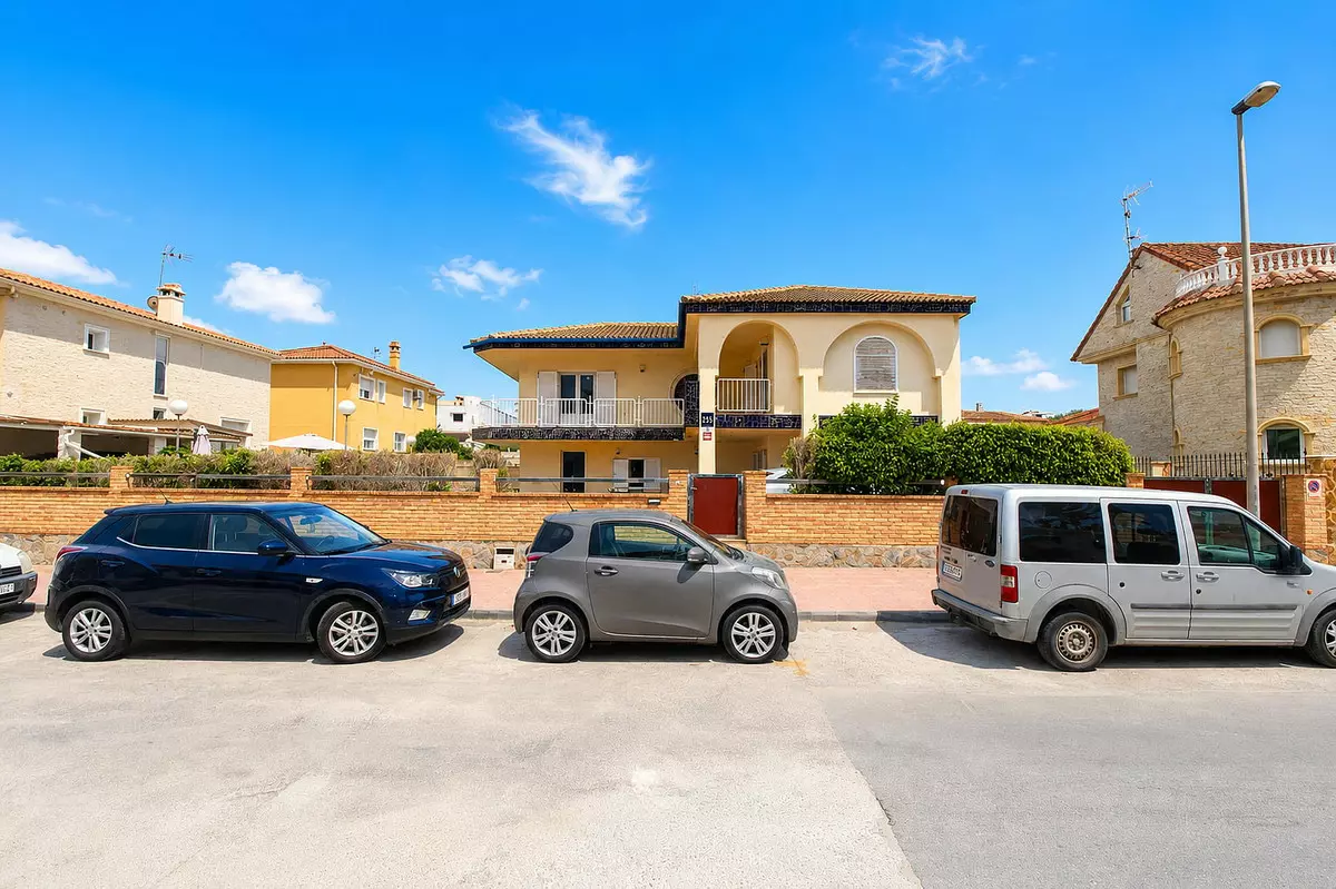 5-bedroom Villa In Orihuela, Spain (329 M²)