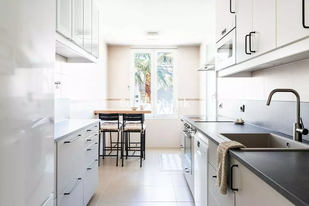 3-bedroom Apartment In Benalmádena, Spain (218 M²)