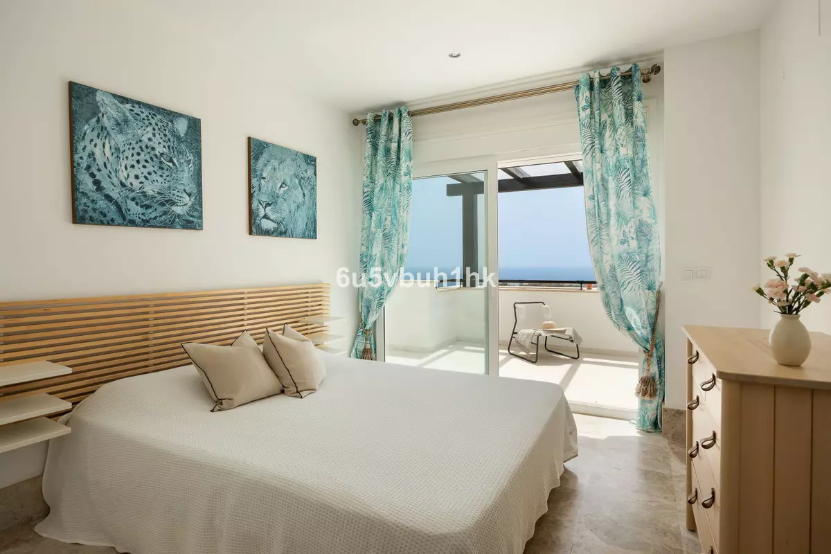 3-bedroom Villa In Marbella, Spain (291 M²)