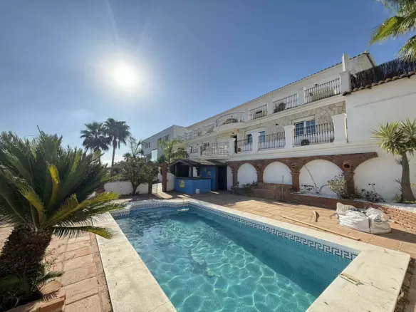 6-bedroom Villa In Mijas, Spain (425 M²)