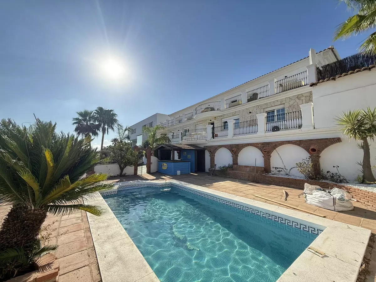 6-bedroom Villa In Mijas, Spain (425 M²)