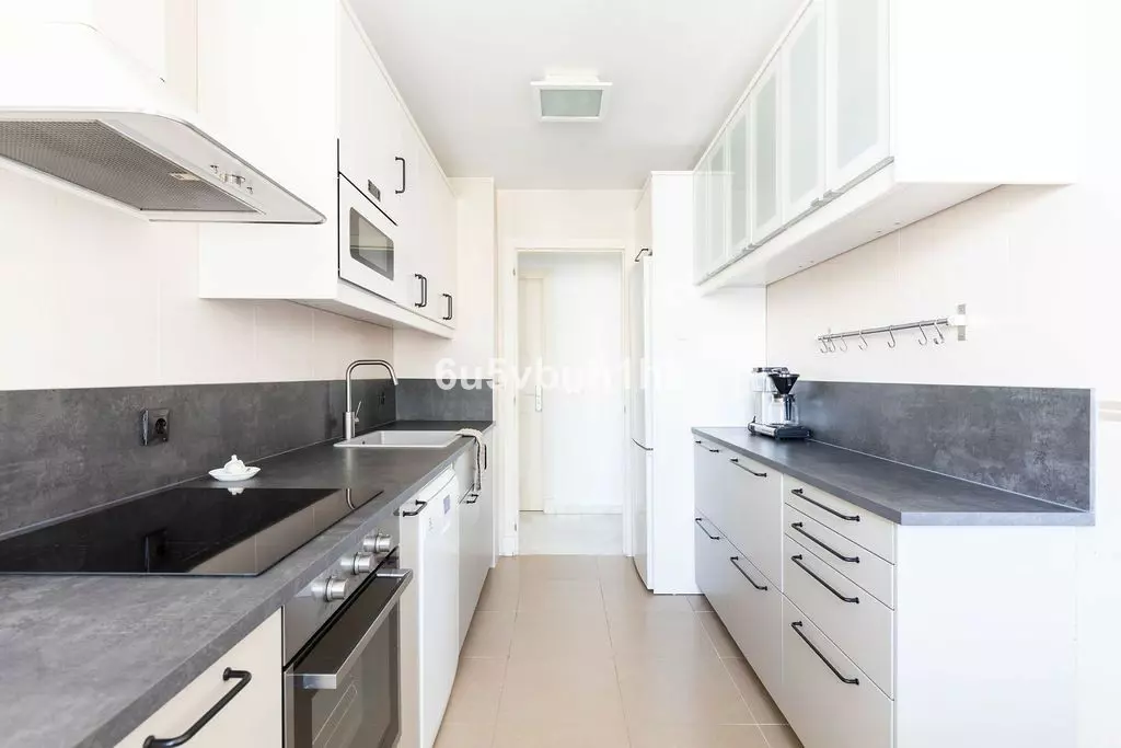 3-bedroom Apartment In Benalmádena, Spain (218 M²)