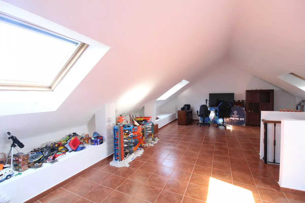 3-bedroom Town House In Marbella, Spain (260 M²)