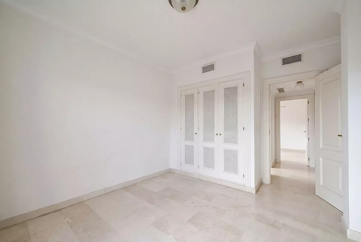 2-bedroom Apartment In Benahavis, Spain (104 M²)