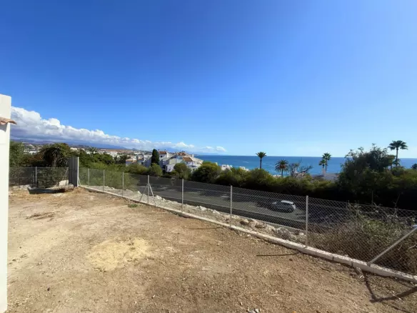 2-bedroom Villa In Estepona, Spain (124 M²)