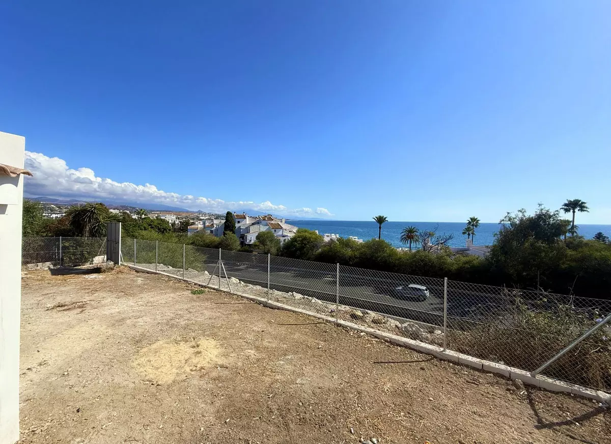 2-bedroom Villa In Estepona, Spain (124 M²)