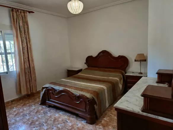 5-bedroom Villa In Elche, Spain (376 M²)