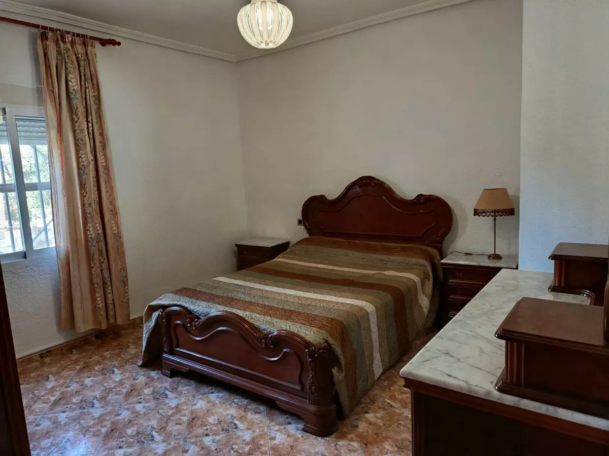 5-bedroom Villa In Elche, Spain (376 M²)
