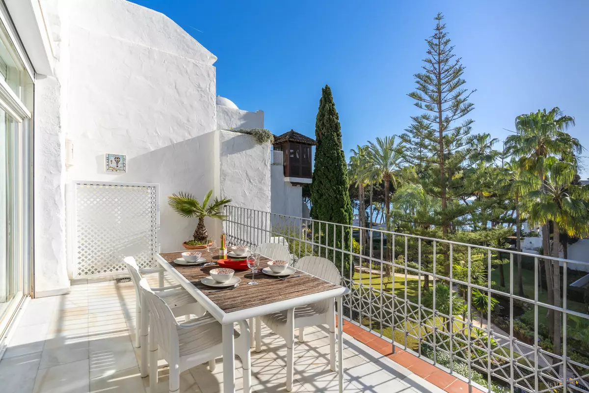 3-bedroom Apartment In Marbella, Spain (312 M²)