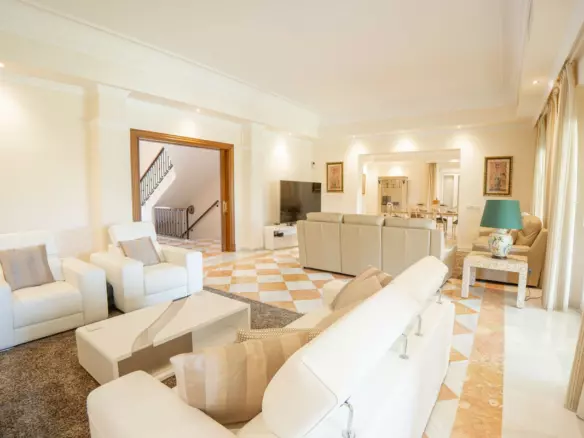6-bedroom Villa In Estepona, Spain (967 M²)