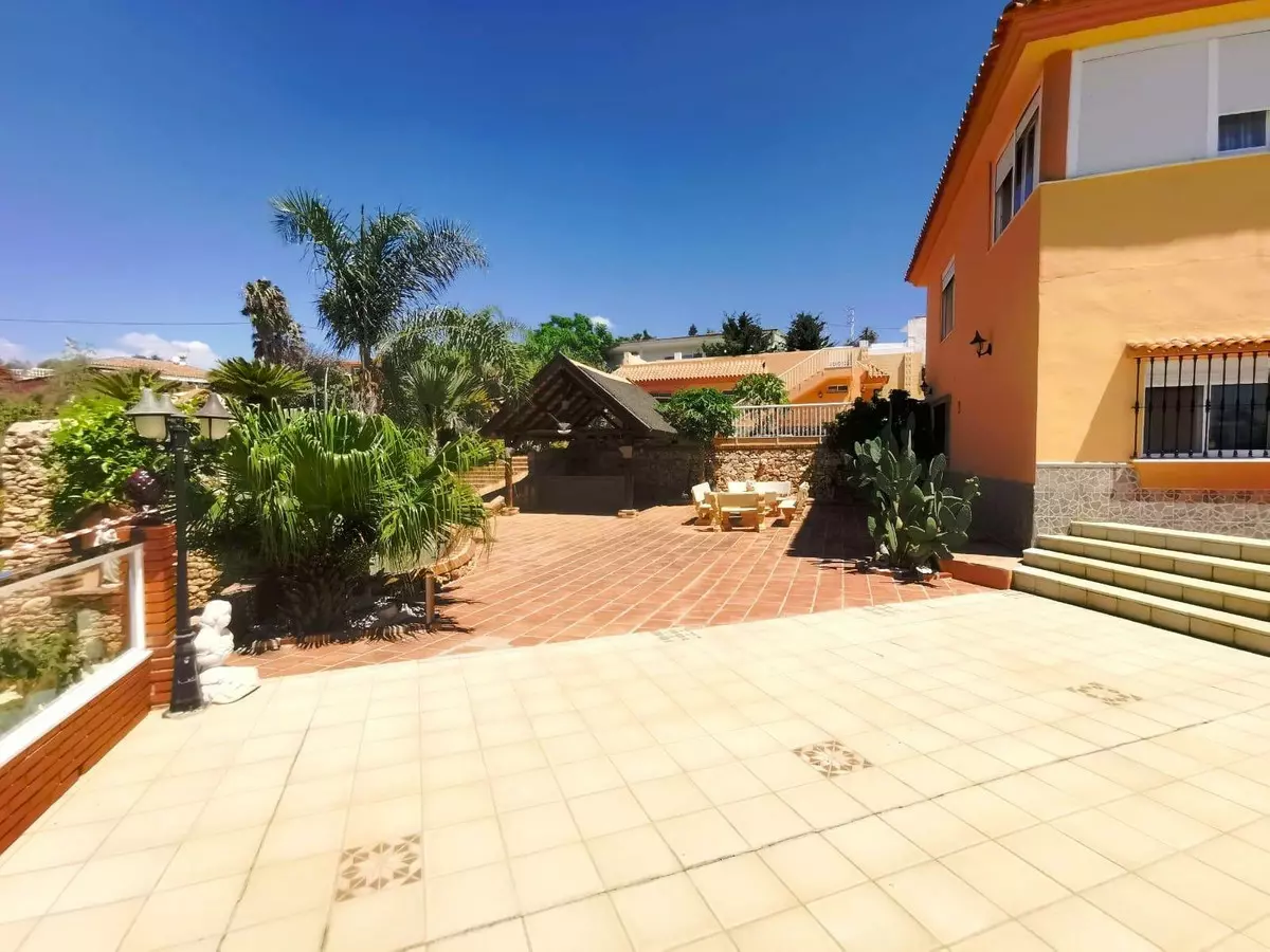 6-bedroom Villa In Mijas, Spain (573 M²)