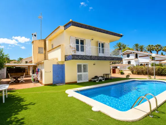 5-bedroom Villa In Orihuela, Spain (329 M²)