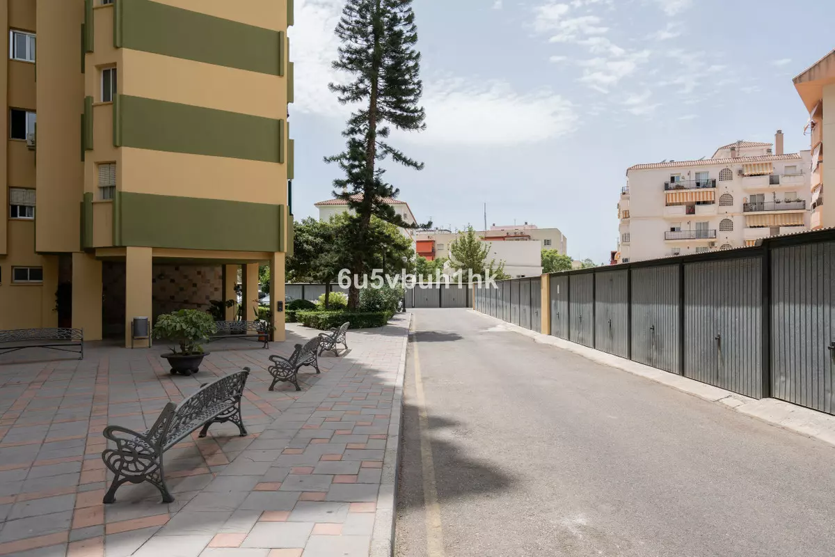 2-bedroom Apartment In Fuengirola, Spain (110 M²)