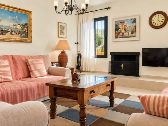 3-bedroom Town House In Casares, Spain (135 M²)