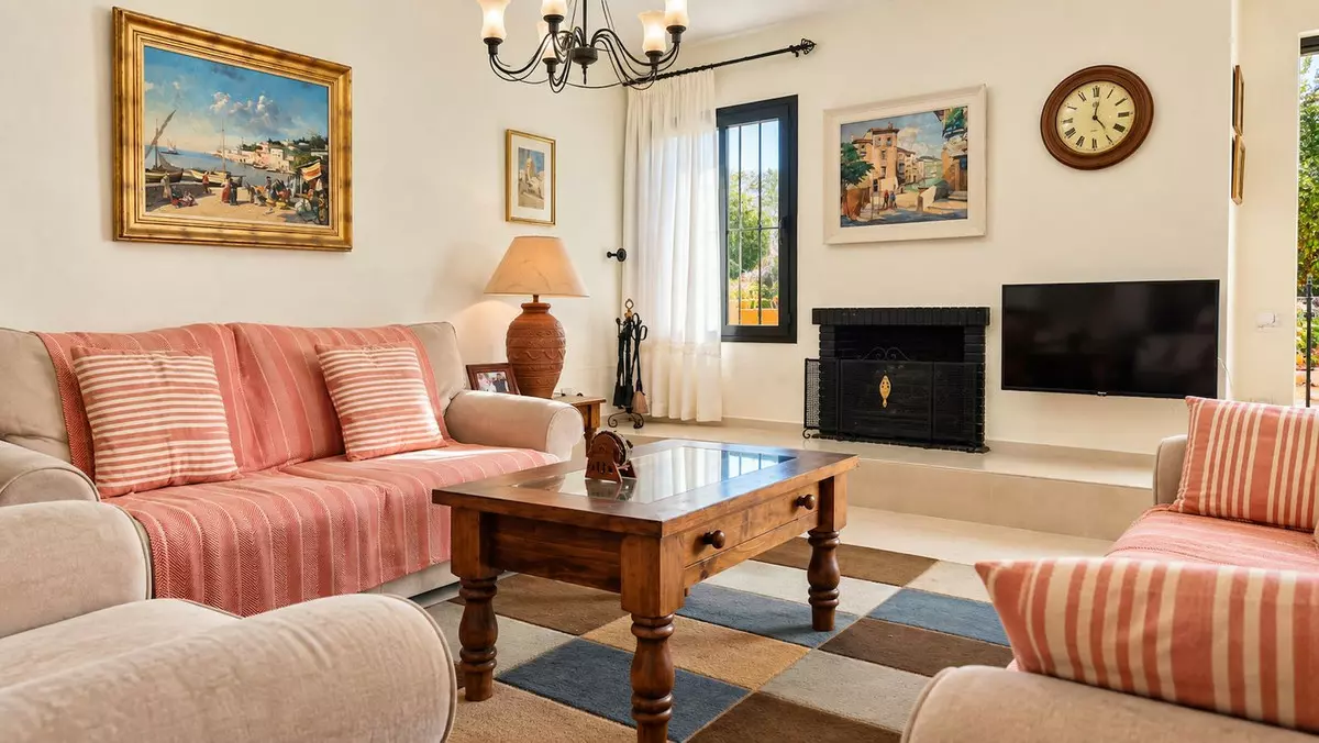 3-bedroom Town House In Casares, Spain (135 M²)